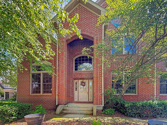 3rd image of 3913 Alex Ct