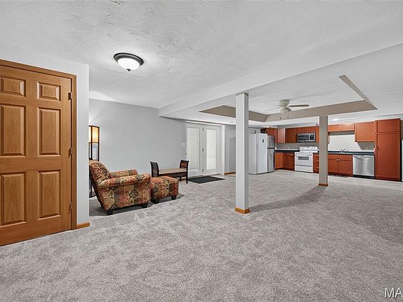 4th image of 2101 Deer Run Mdws