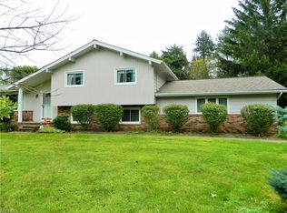 2437 Somrack Dr, Willoughby Hills, OH 44094