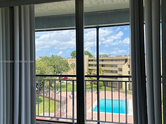 4th image of 9210 Fontainebleau Blvd APT 506