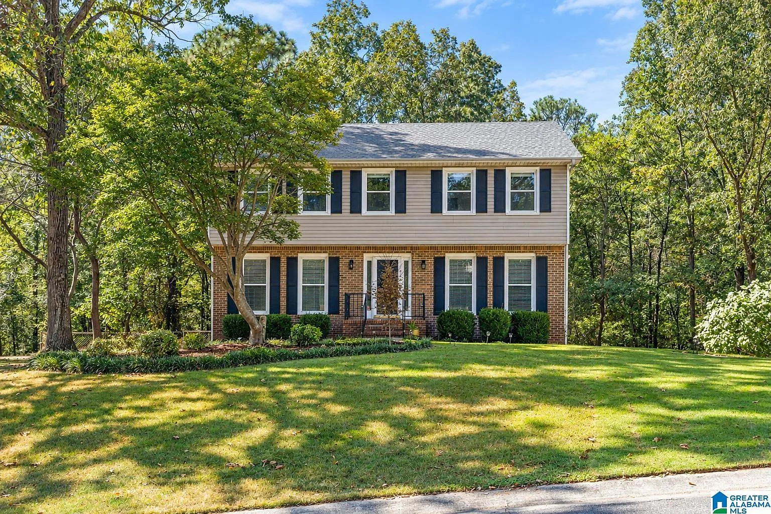 4 bed, 2.5 bath, 2052 sqft, $3,000 — Photo 1