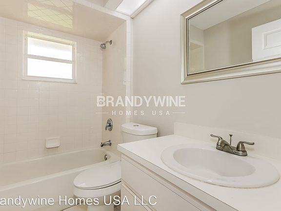 5th image of 1231 Waterford Dr