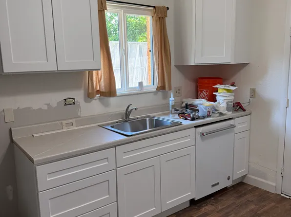 5070 64th St, Sacramento, CA 95820