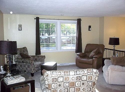 3rd image of 45 Philip Dr