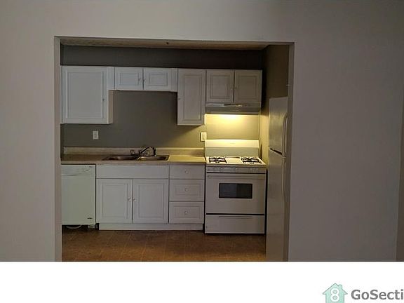 3rd image of 4958 Central Dr