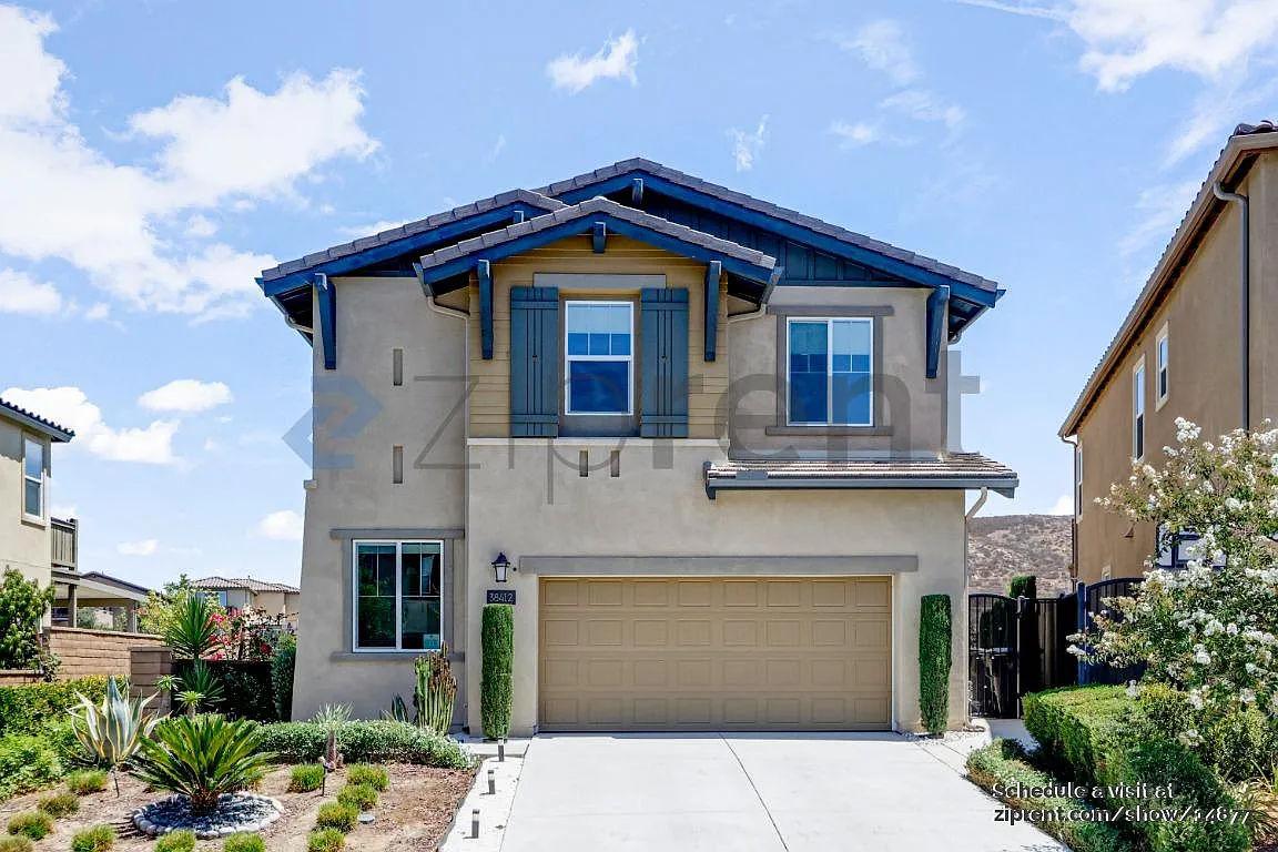 3 bed, 2.5 bath, 2032 sqft, $3,325 — Photo 1