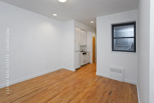 Rented by Copperwood Real Estate | media 34