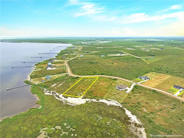 113 Sunrise Dr, Rockport, TX 78382