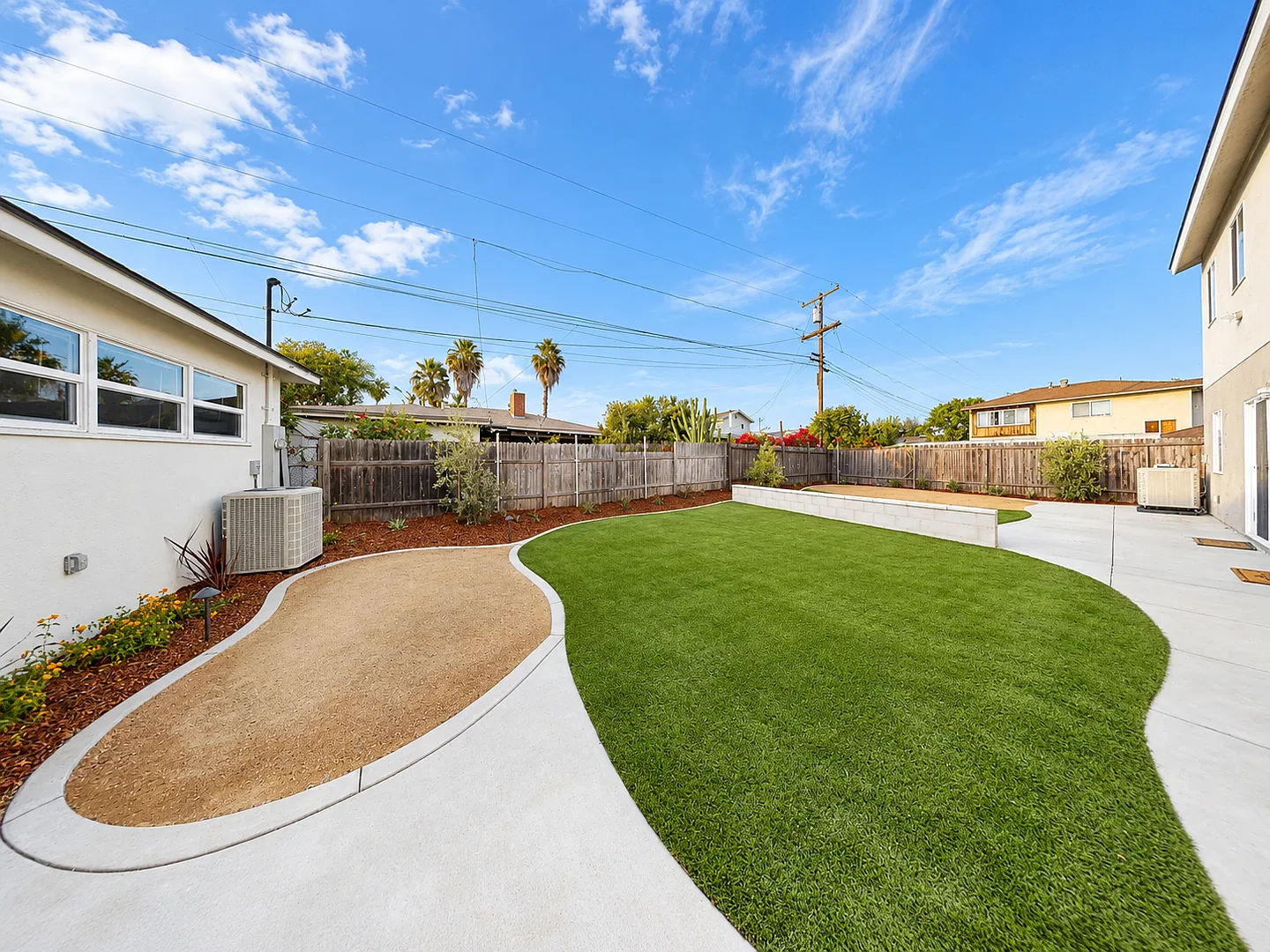 Big Bedrooms, Great Yard! — Photo 3