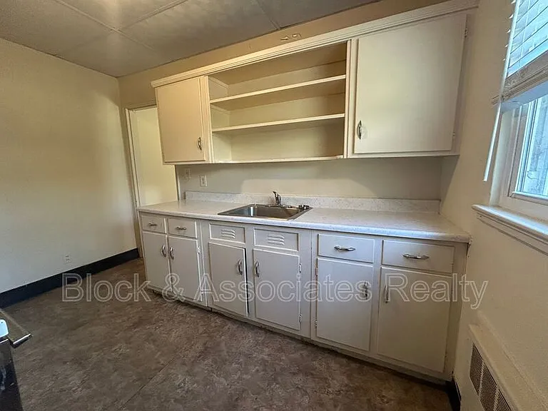 2509A Miller Park Cir — Photo 9