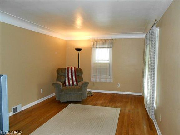 5th image of 7072 Beresford Ave