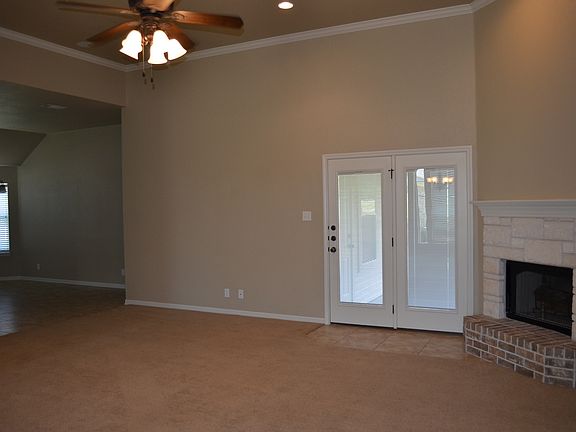 3rd image of 1513 Hazelnut Dr