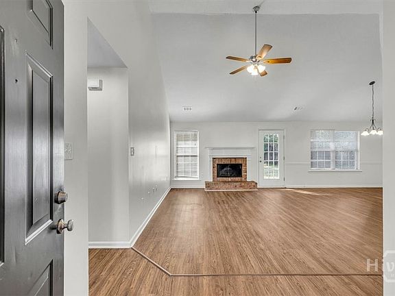 4th image of 127 Parkview Road