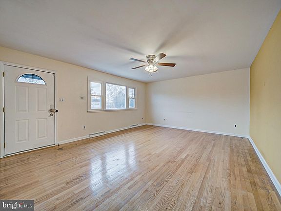 5th image of 10524 Deacon Rd