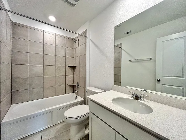 10412 Premier Park St — Photo 15