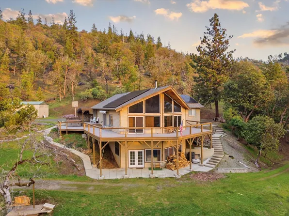 4730 W Griffin Creek Rd, Medford, OR 97501