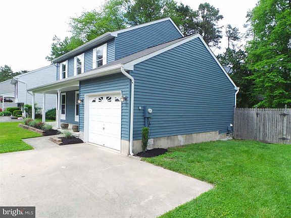 3rd image of 22 Lady Diana Cir