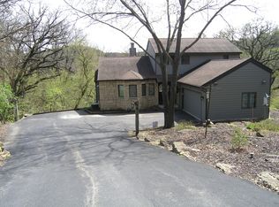 6 Wildwood Ln, Galena, IL 61036