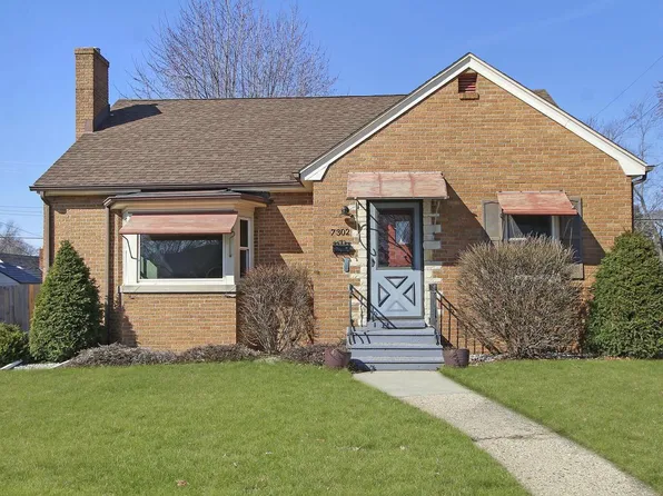 7302 Pershing BOULEVARD, Kenosha, WI 53142