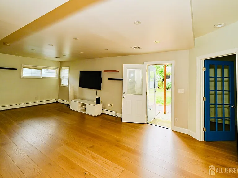 11 Baxter Rd — Photo 8