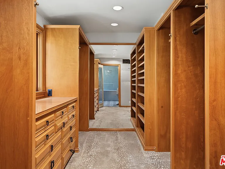 575 N Beverly Glen Blvd — Photo 23