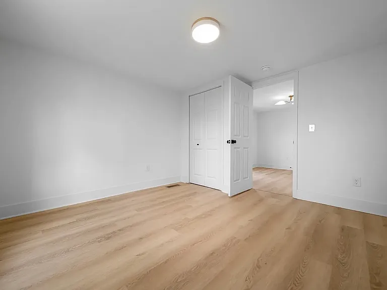 2115 Carter St — Photo 15