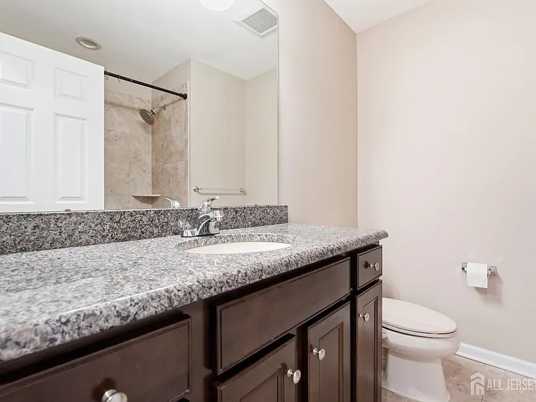 105 Pearce Ln S — Photo 26