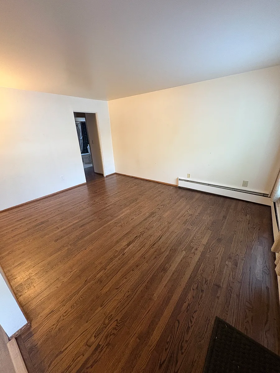 Building Photo - 573 Highland Dr #573