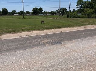 9 3rd St, Great Bend, KS 67530