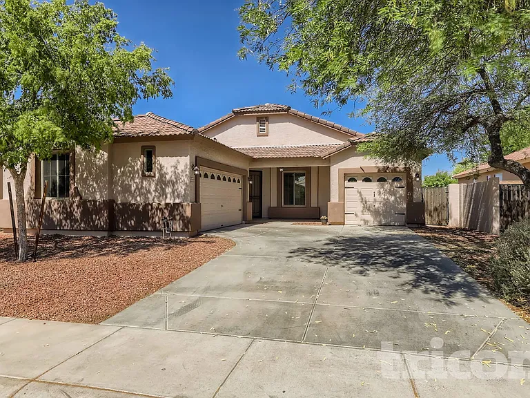 6608 S 45th Ln — Photo 2
