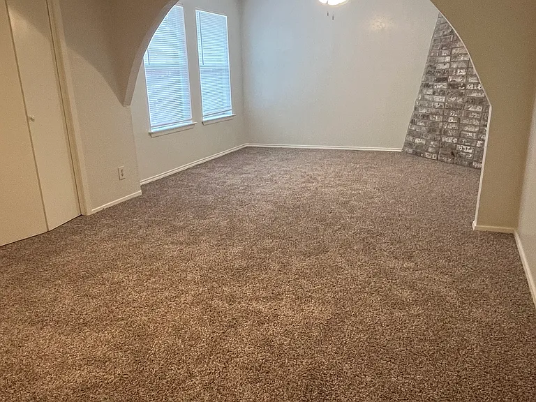 2601 Treasure Hills Blvd #4 — Photo 8