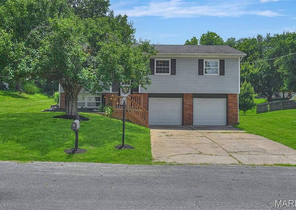 1st image of 3413 Emma Ln