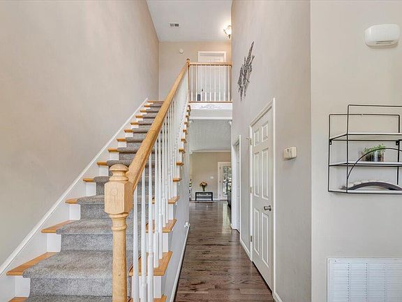 4th image of 4714 Appletree Dr