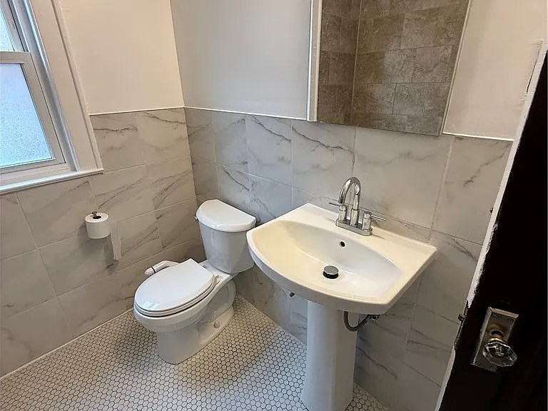 205 Fellows Ave #1 — Photo 10