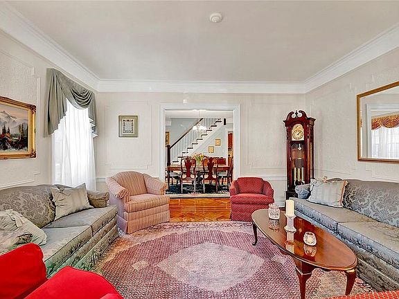 5th image of 7607 Colonial Rd #1