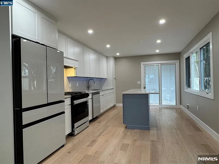 8 Dohrman Ave — Photo 9