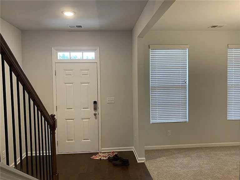 430 Broadmoor Dr — Photo 3
