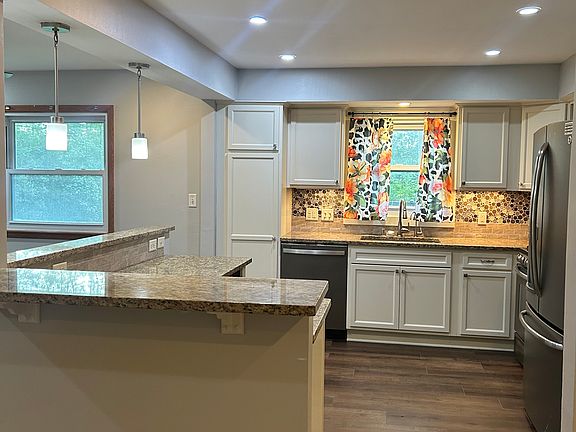 5th image of 3725 Ventura Cir