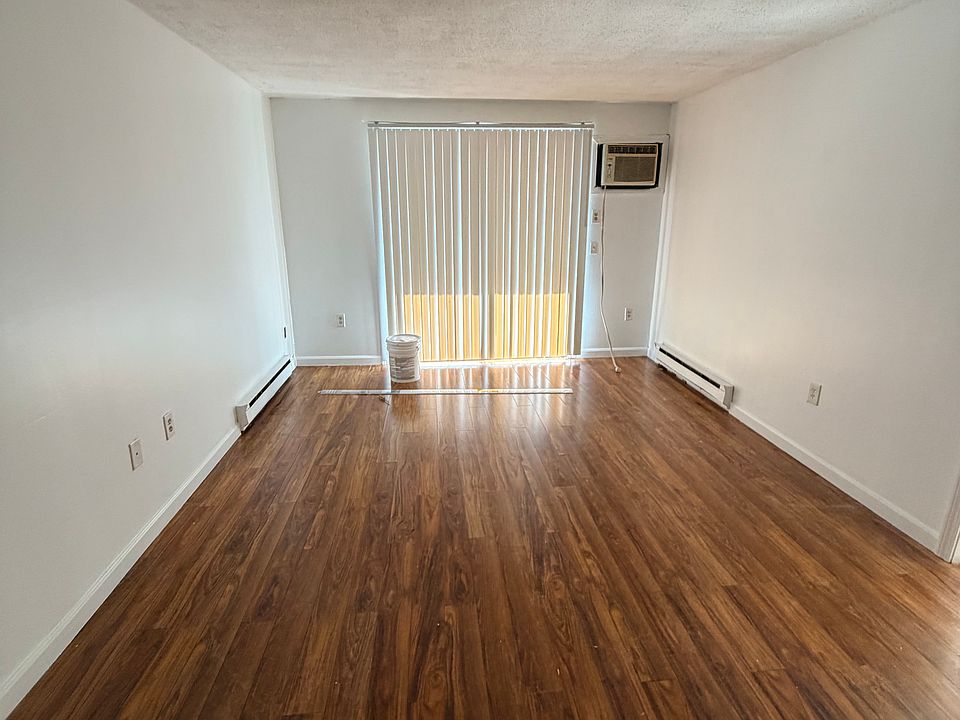 1st image of 10 Wrentham Rd APT 303