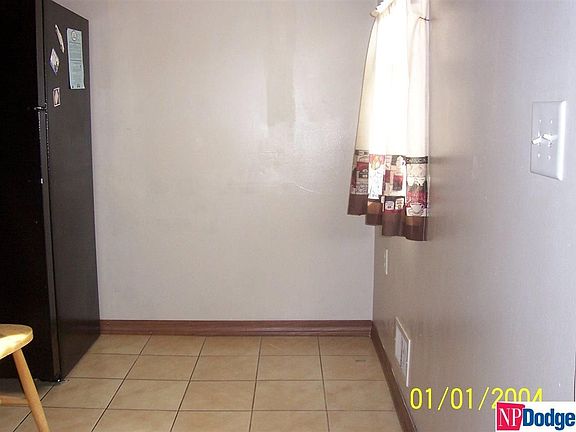 4th image of 4251 East St