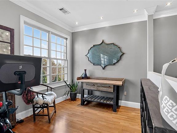 5th image of 1055 Piedmont Ave NE Unit 406