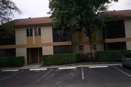 5th image of 610 Gardens Dr APT 103