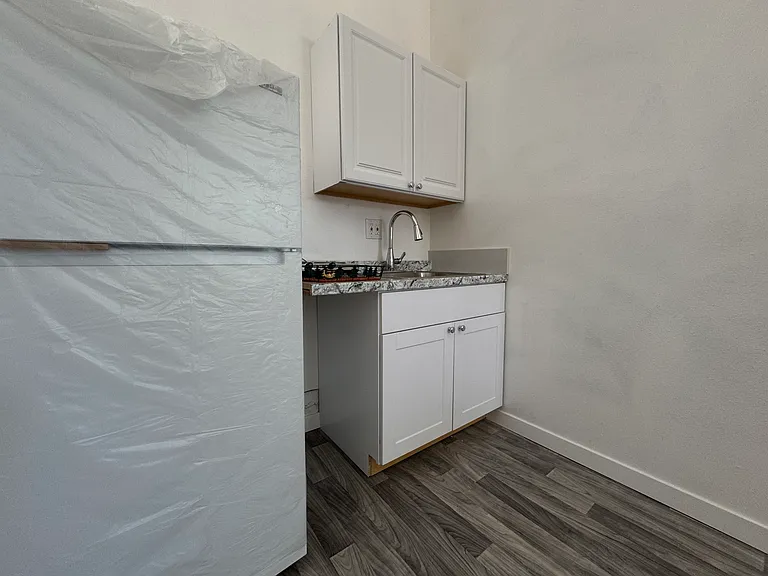 23335 Friar St #1/2 — Photo 8