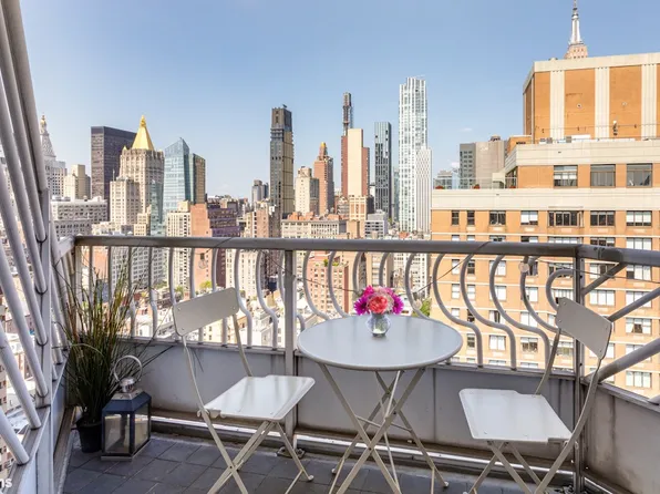 200 East 32nd Street image 3 of 19