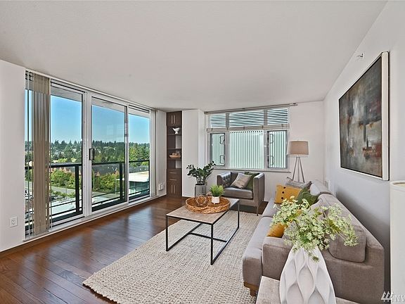 4th image of 1100 106th Ave NE APT 712