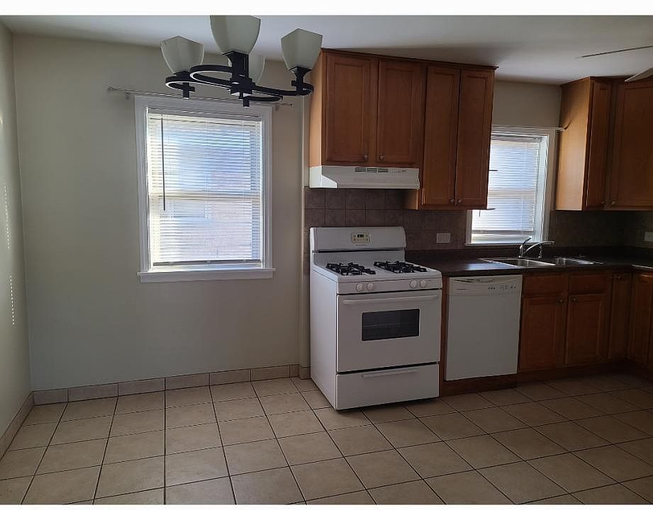 1st image of 2815 N 72nd Ct