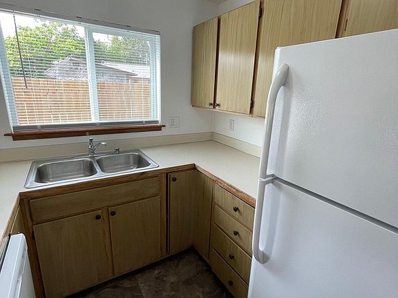 4th image of 2818 W Maplewood Ave APT 101