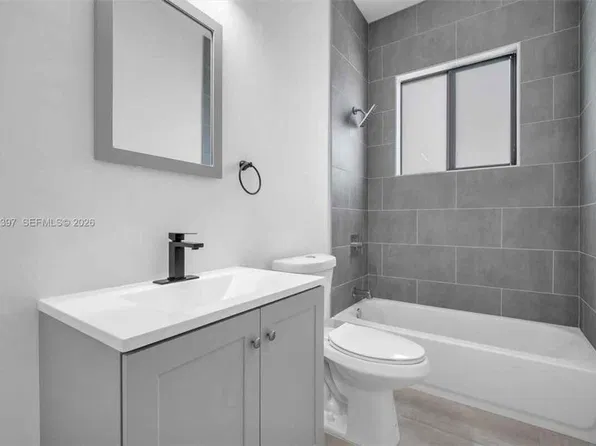 309 NW 7th Ct, Hallandale, FL 33009