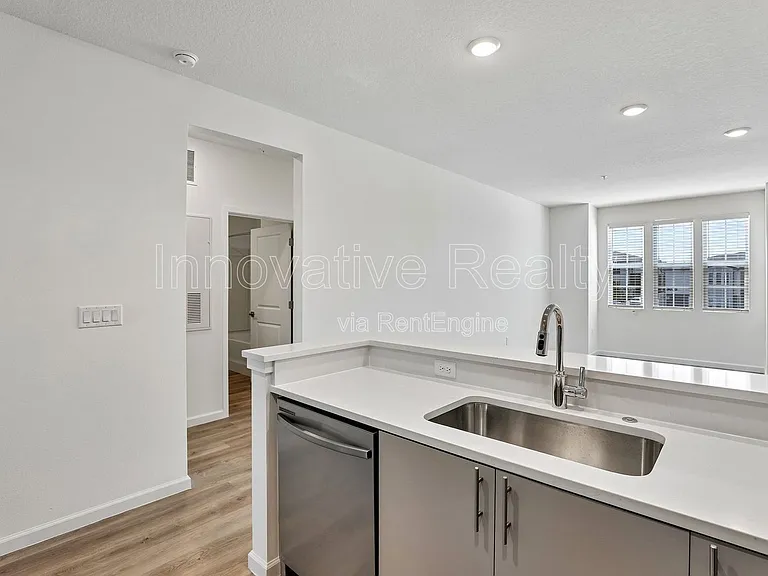 Venture Apartments — Photo 84