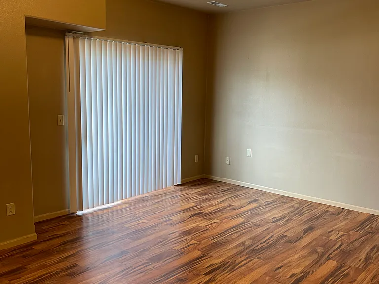 404 S Johnson St #6S — Photo 6